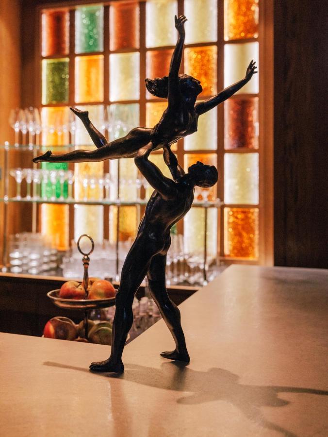 Boutique Hotel Chateau Royal 베를린 외부 사진 The bar at the hotel