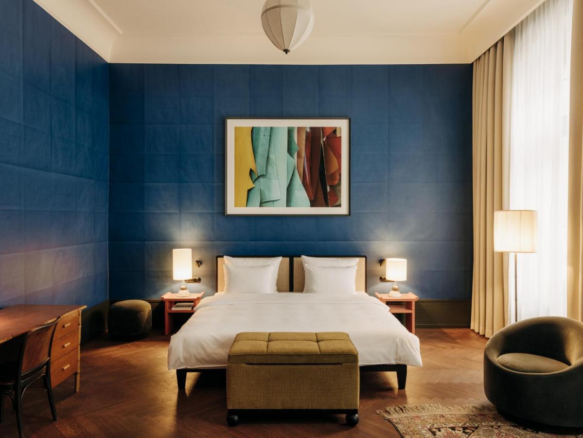 Boutique Hotel Chateau Royal 베를린 외부 사진 A bedroom at the hotel
