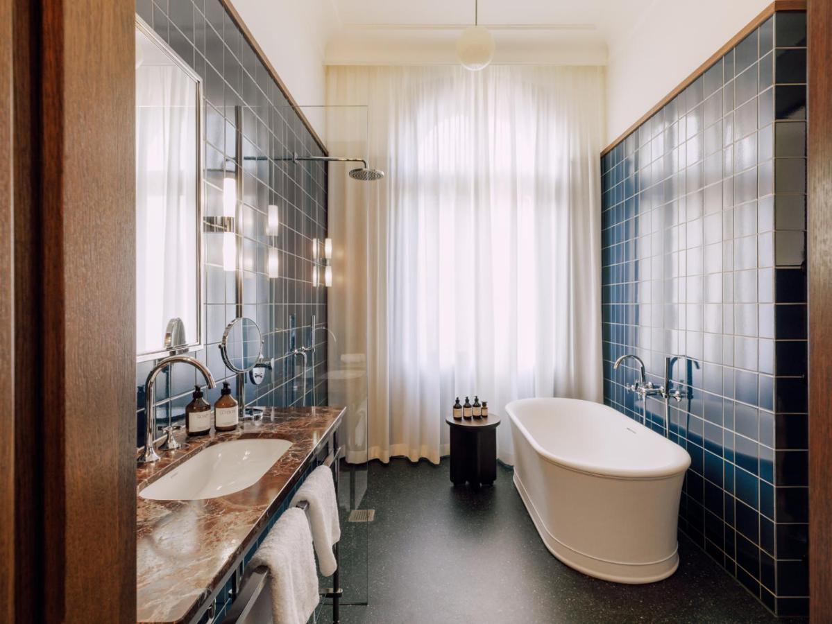 Boutique Hotel Chateau Royal 베를린 외부 사진 Bathroom