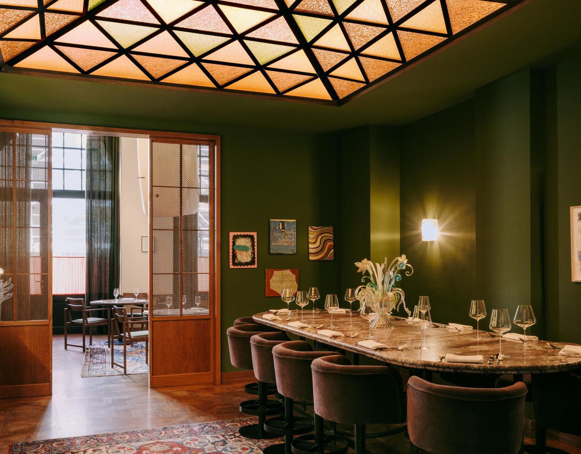 Boutique Hotel Chateau Royal 베를린 외부 사진 The restaurant's interior